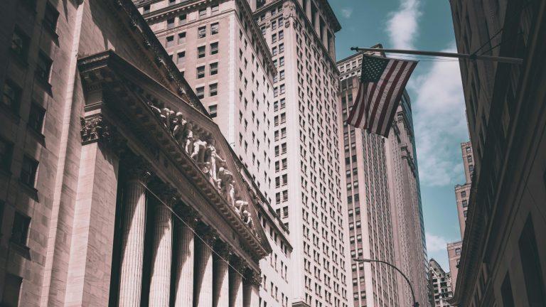 S&P 500 Hits New Records: Why the AI Tech Boom is Overpowering Global Tensions